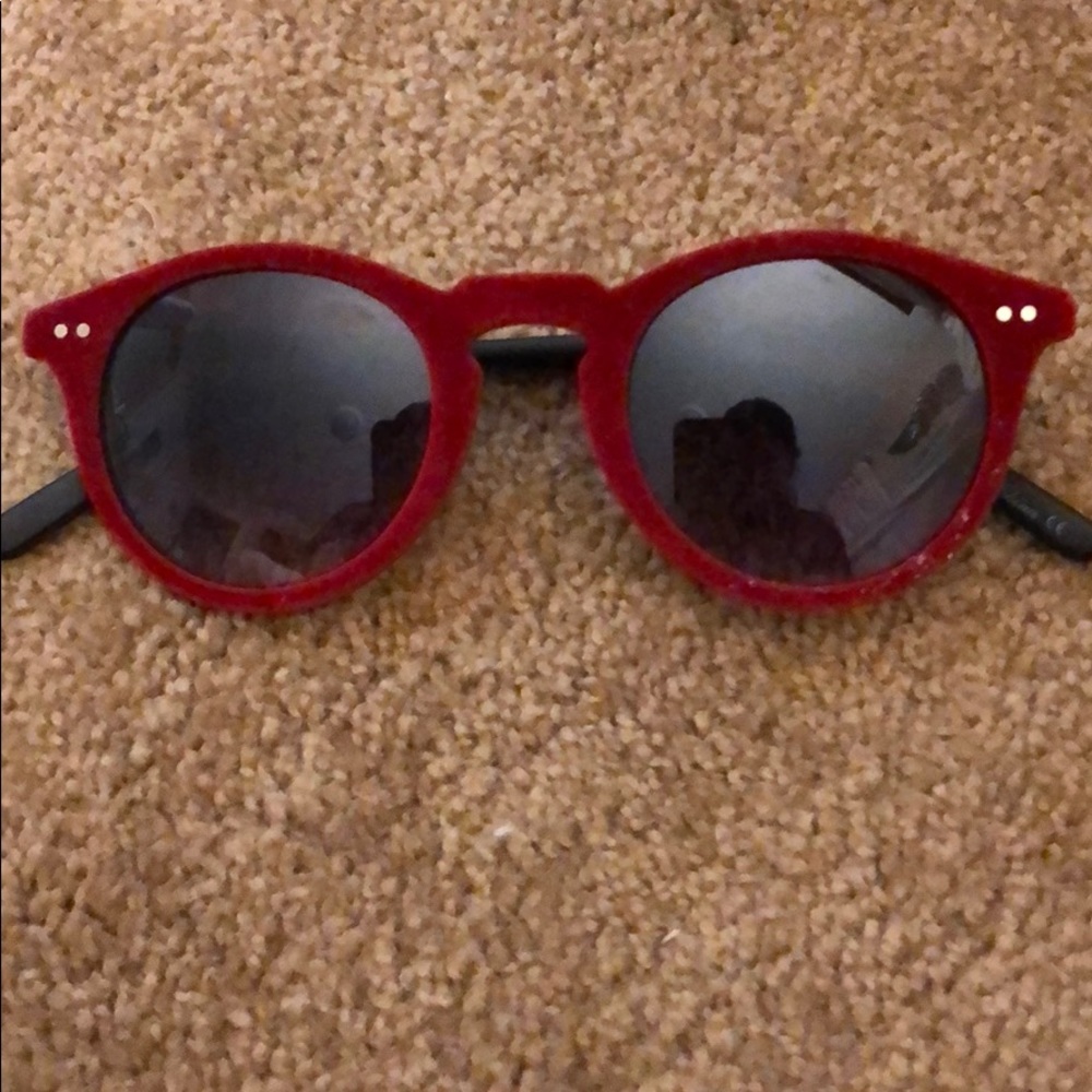 Red velvet detailed sunglasses